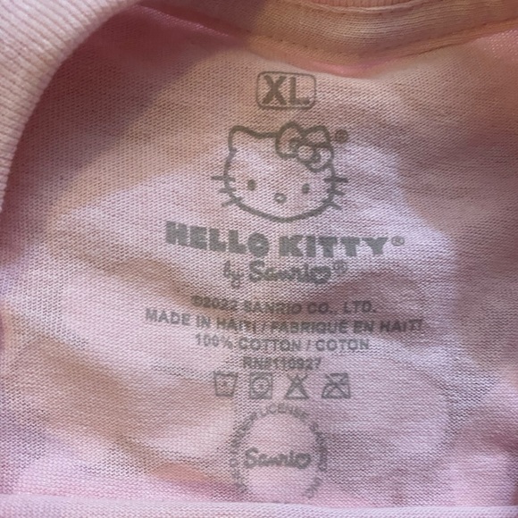 - New (XL) Sanrio Hello Kitty Strawberry Milk Pink T-shirt - Picture 3 of 3